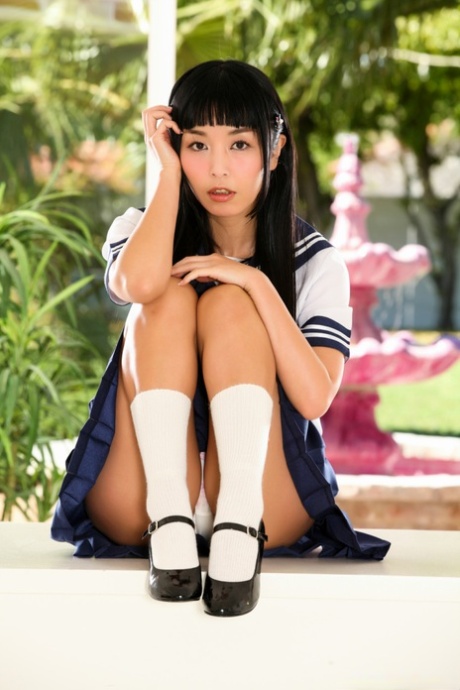 Sexy schoolgirl (1)