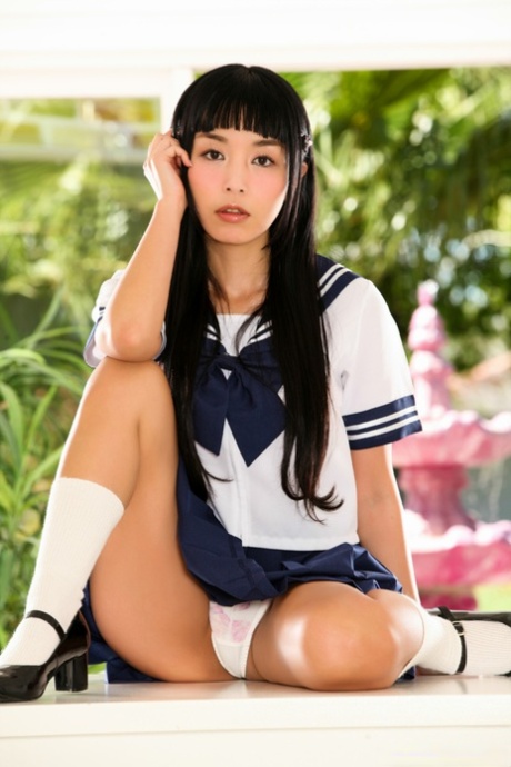 Sexy schoolgirl (3)