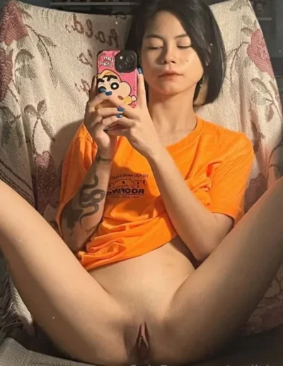 หลุดน้องเอมมี่แหกหี-รูปโป้-หี-สาวไทย1